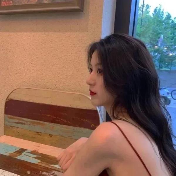 为丑女献上花束